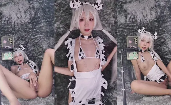 【性感网红】Cow Girl Lmusicl Pumps Her Pussy With A Dildo