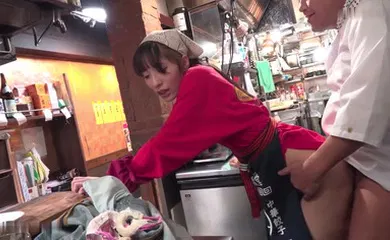 【日韩精选】爆盛りギャル中華美人姉妹が腕を振るう行列がすごい街中華の日常とSEX！～姉妹編～JOY-010-u