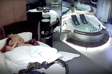 【自拍偷拍】酒店监控平时玩点健身的小伙约会漂亮小女友急不可耐J8早就硬梆梆了脱衣就肏美女嗲叫声销魂男的不停说太爽了连干4炮非常激情