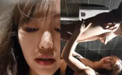 【自拍偷拍】雪儿粉和男粉丝在网吧厕所约啪，爽到高潮但不敢叫出
