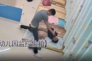 【自拍偷拍】幼儿园监控偸拍渣男社会小青年操幼教小老师