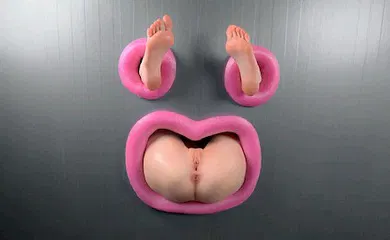 【学生萝莉】被固定在墙上的粉穴萝莉