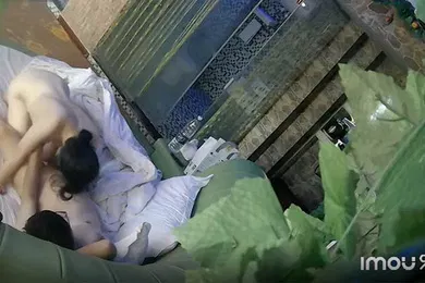 【自拍偷拍】酒店摄像头酒店精品绿叶房偷拍眼镜胖哥和白嫩模特开房口爆