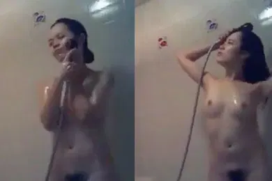 【自拍偷拍】针孔偷拍洗澡色男帮美乳女同学修电脑在浴室内装针孔偷拍她洗澡