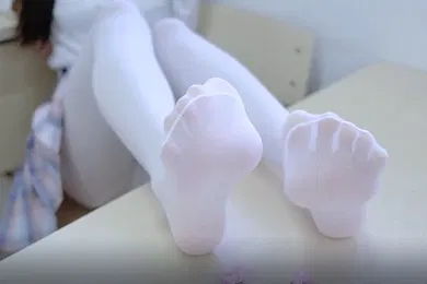 【自拍偷拍】性感的大腿色诱到你吗