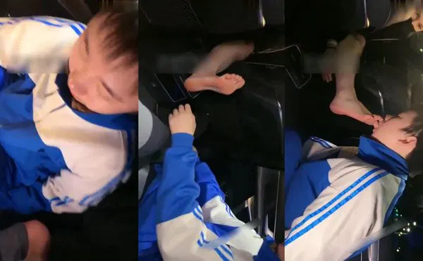 【网曝黑料】你们要的《深圳两骚女勾引处男学生事件》的全集给你们找到了2
