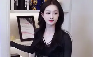 【国产精选】太古里约自己闺蜜小炮友疯狂做爱_CockyFuckyLow