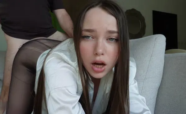 【性感网红】Bonnie Blaze Takes A Facial From Her Stepbrother