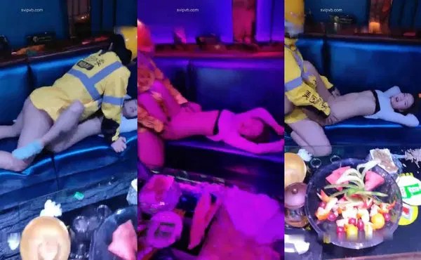 【网曝黑料】疯狂的零零后《KTV专业户_》点了个外卖让妹子勾引外卖小哥一边唱K一边操逼