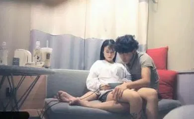 【自拍偷拍】约了2个高颜值花臂嫩妹双飞啪啪