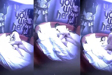 【自拍偷拍】酒店偷拍性感情趣内衣主题酒店偷拍马尾辫卖淫美女给眼镜嫖客服务按摩全身漫游