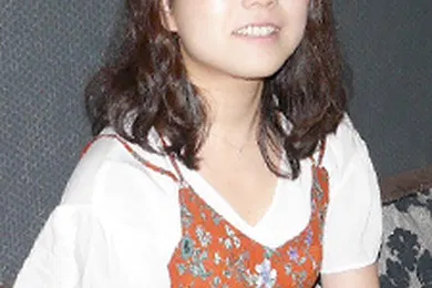 【无码高清】一个经常射精的整洁女孩有一个毛茸茸的阴户。齐藤富美
