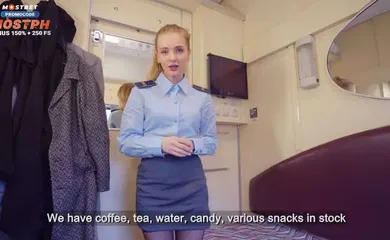 【厂牌经典】火车售票员提供VIP服务其中包括她的骚逼