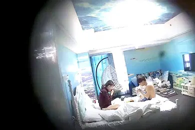 【学生萝莉】酒店偷拍大学生情侣开房探讨性爱把姿势玩了个遍妹子颜值非常不错