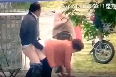 【自拍偷拍】老汉推车夫妻农家门外开操