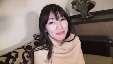 【无码高清】美腿女孩第一次尝试剃毛 关口雅子