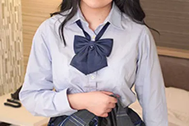 【学生萝莉】制服时代～萝莉可爱蜜桃屁股内裤染色内裤～仓本仁美